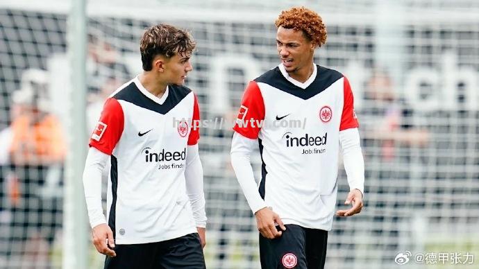 法兰克福俱乐部宣布与星球员签订长约 法兰克福俱乐部宣布与星球员签订长约