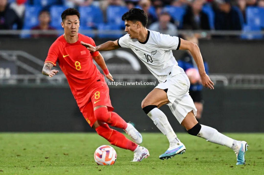 球队的防守展现出极致的稳固性 球队的防守展现出极致的稳固性