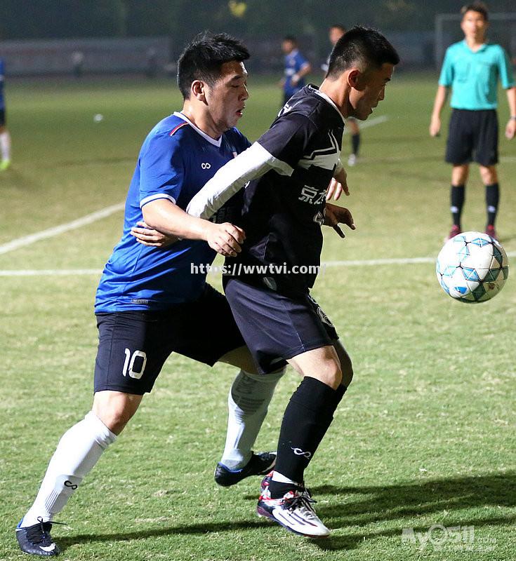 足球比赛收视率屡创新高,受追捧 足球比赛收视率屡创新高,受追捧