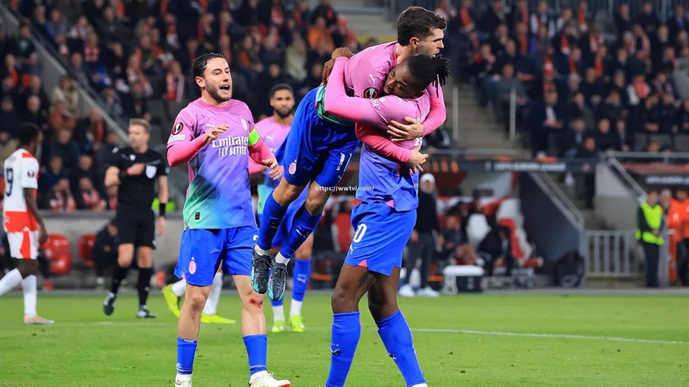 荣耀时刻:球队夺冠战胜劲旅 荣耀时刻:球队夺冠战胜劲旅