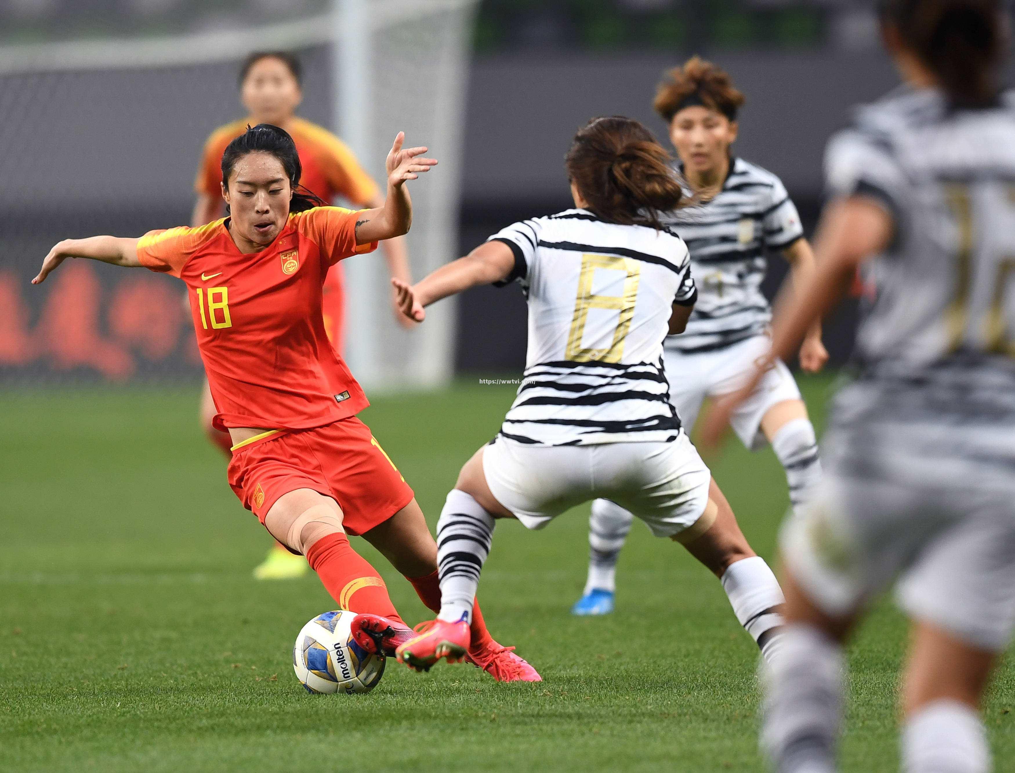 国内女足锦标联赛竞争激烈,强队争冠 国内女足锦标联赛竞争激烈,强队争冠