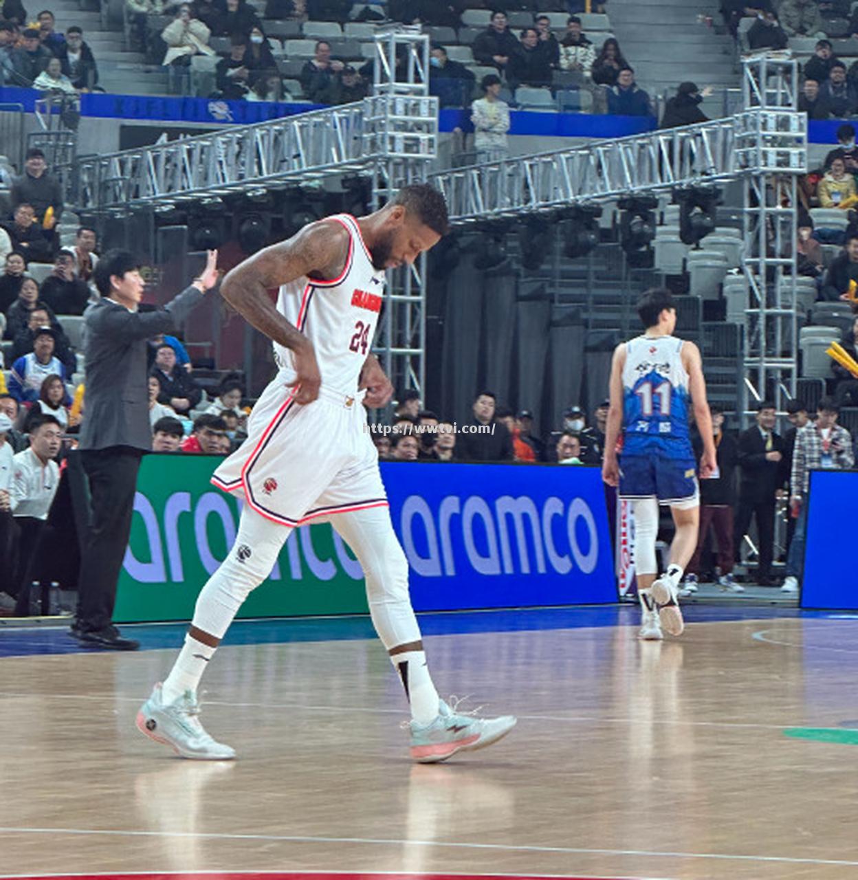 宁夏男篮在客场比赛中艰难取胜,积分不断攀升 宁夏男篮在客场比赛中艰难取胜,积分不断攀升