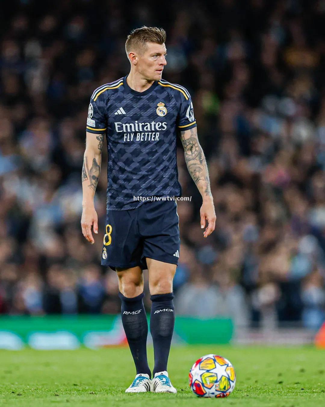 欧洲赛场:曼城大胜晋级半决赛 欧洲赛场:曼城大胜晋级半决赛