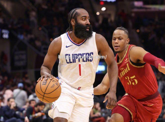 快船外线射手稳中求胜为球队启动连胜模式 快船外线射手稳中求胜为球队启动连胜模式