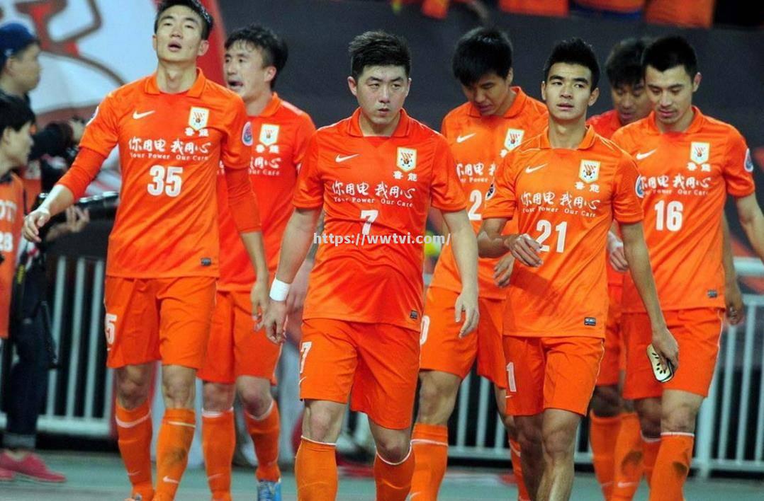 阵容完整球队迎战强敌,气势如虹信心满满 阵容完整球队迎战强敌,气势如虹信心满满