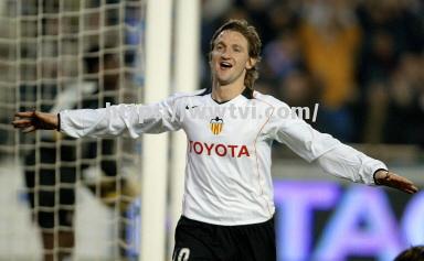 瓦伦西亚大比分胜出,球队状态回暖 瓦伦西亚大比分胜出,球队状态回暖