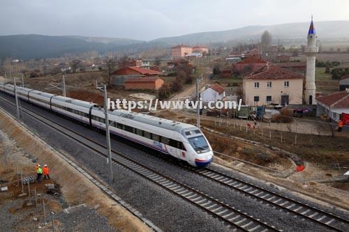 伊斯坦布尔巴沙克希尔豪胜,晋级半决赛 伊斯坦布尔巴沙克希尔豪胜,晋级半决赛