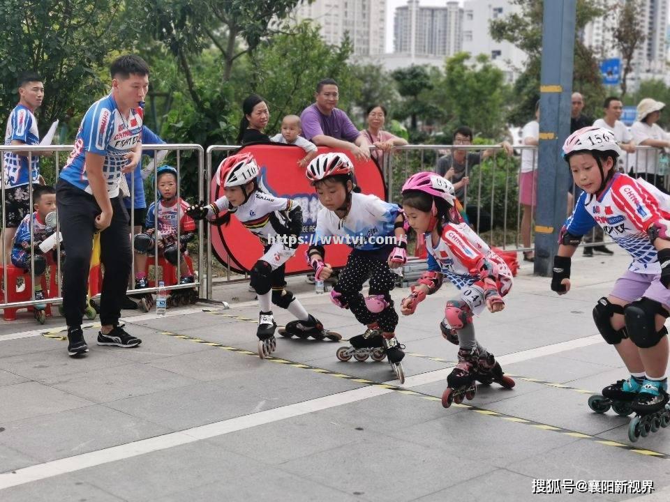 中外选手同台竞技,燃爆现场 中外选手同台竞技,燃爆现场