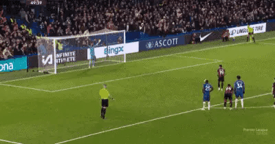 伯恩茅斯排名垫底,紧急调整阵容求变 伯恩茅斯排名垫底,紧急调整阵容求变