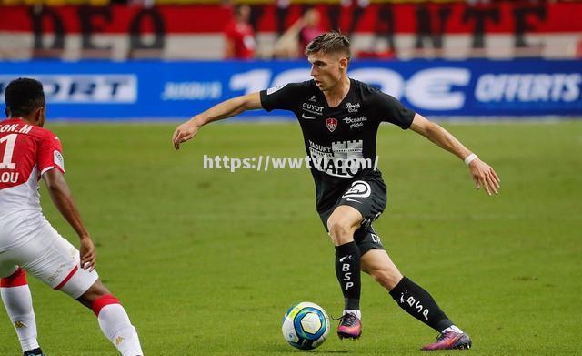 亚眠交战摩纳哥，争夺积分榜前列位置