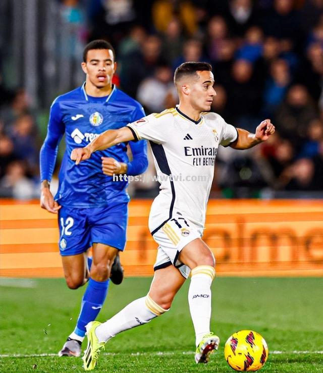 皇马球员表现神勇,夺得胜利 皇马球员表现神勇,夺得胜利