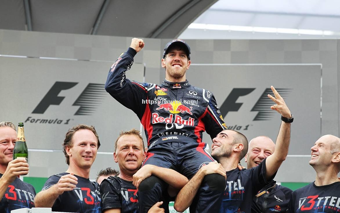 星空体育-格兰纳达连胜告终，遭遇平局