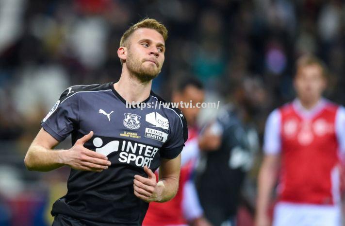 摩纳哥主场胜亚眠,表现坚定稳定 摩纳哥主场胜亚眠,表现坚定稳定