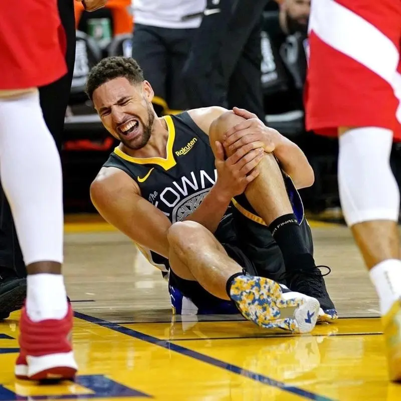 星空体育-猛龙队新秀膝盖感到不适，需接受治疗