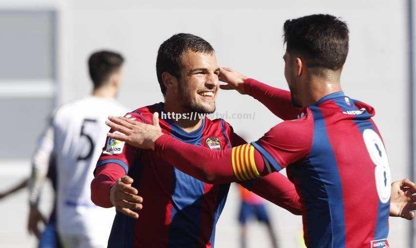 埃瓦尔赢得关键战役,逼近保级区 埃瓦尔赢得关键战役,逼近保级区